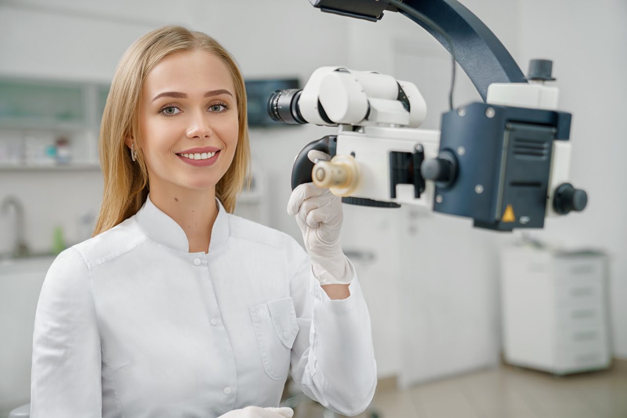 front-view-of-beautiful-female-dentist-looking-at-VEGM54V-1-1280x854.jpg